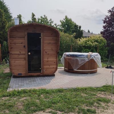 Wooden Sauna QUADRO and Jacuzzi DIY